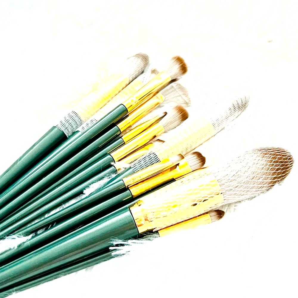 Makeup tools